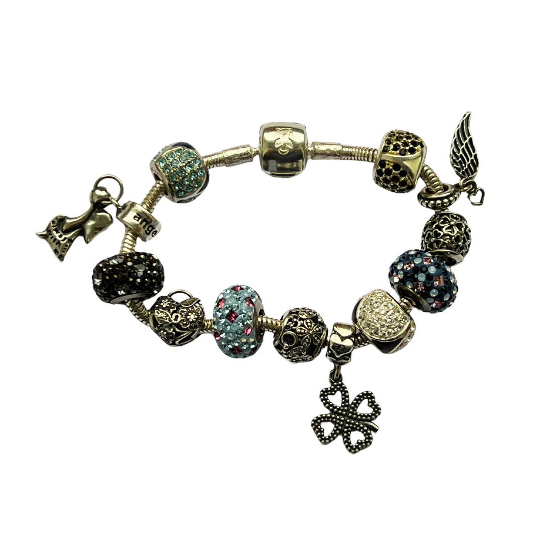 BOX CHARMS TOUT SWAROSKI 12 MOIS BRACELET 18cm (photo d'exemple)